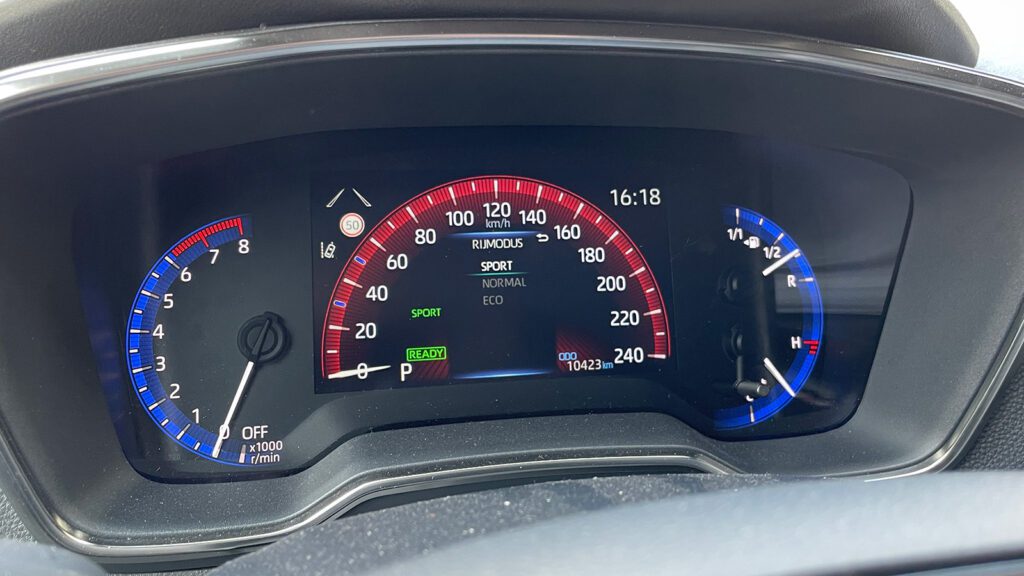 Test Toyota Corolla Touring Sports TS GR Sport 2.0 Hybrid 184 pk MY22 HEV (2024)
