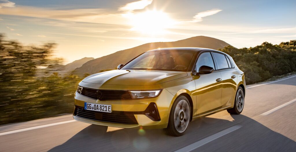 Opel Astra, Peugeot 308, 408 en DS N°4 PHEV krijgen grotere batterij