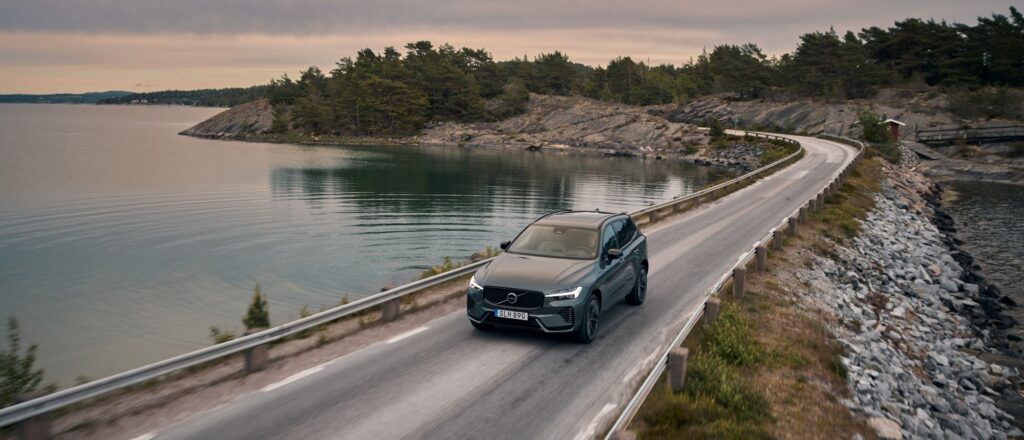 Volvo Midsummer Experience: Het Zweedse avontuur aan boord van de vernieuwde XC60 en EX30 Cross Country