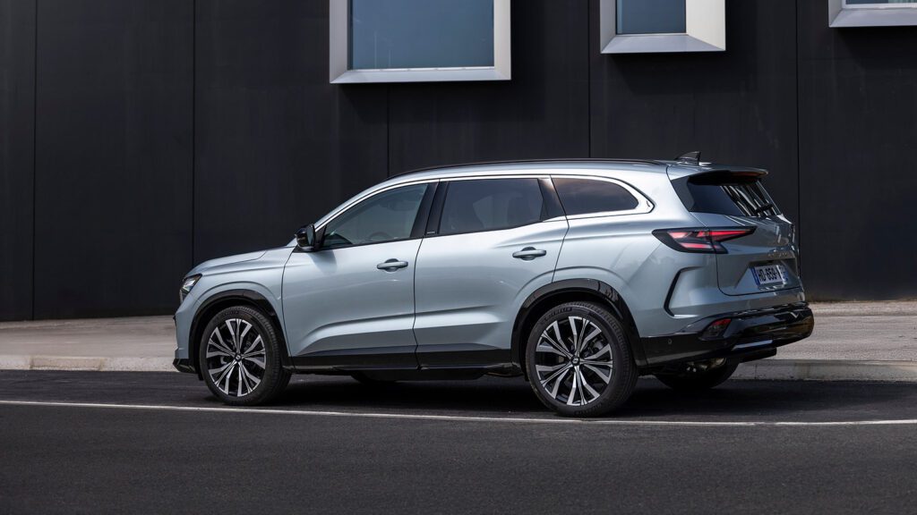 Test: Renault Espace Full Hybrid E-Tech 200 pk SUV facelift update (2025)