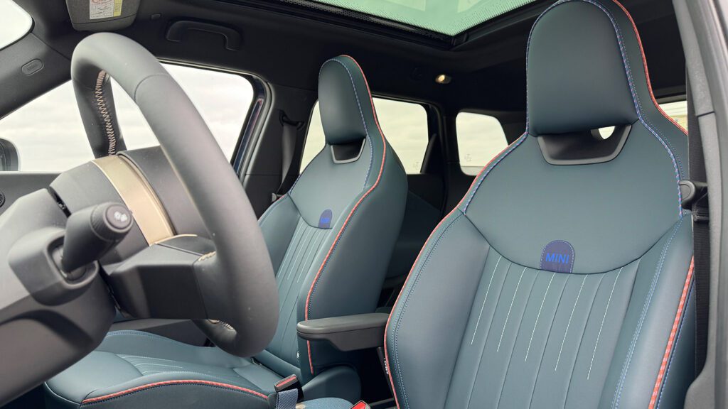 Test MINI Aceman S EV SUV crossover SE 218 pk J05 (2025)