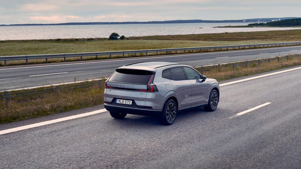 Volvo XC70 PHEV SUV (2025)