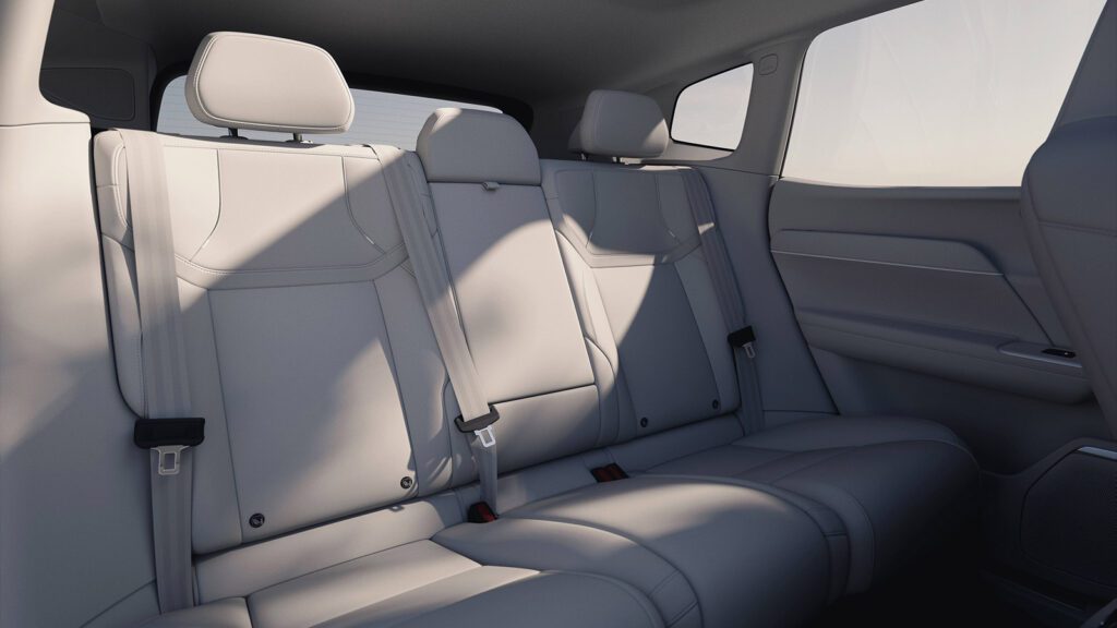 Volvo XC70 PHEV SUV (2025)