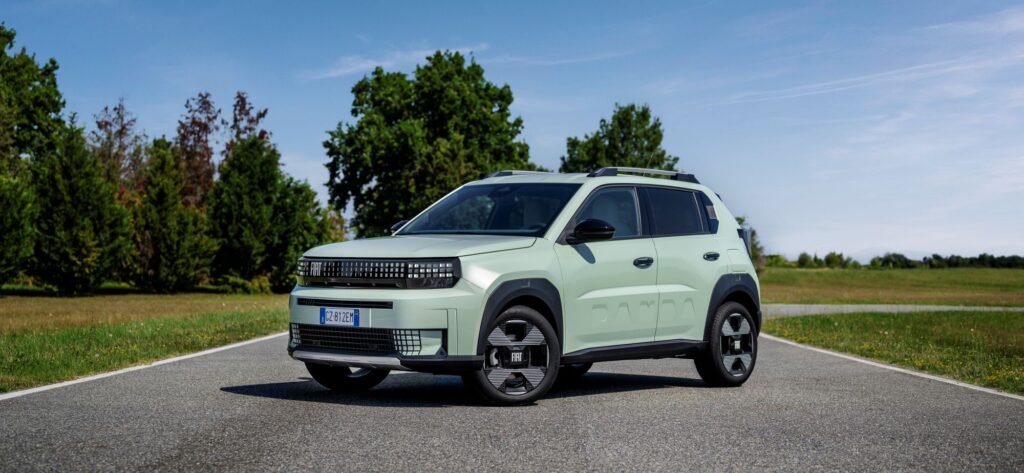 Fiat Grande Panda viseert met benzineversie en sterke basisprijs nu ook Dacia