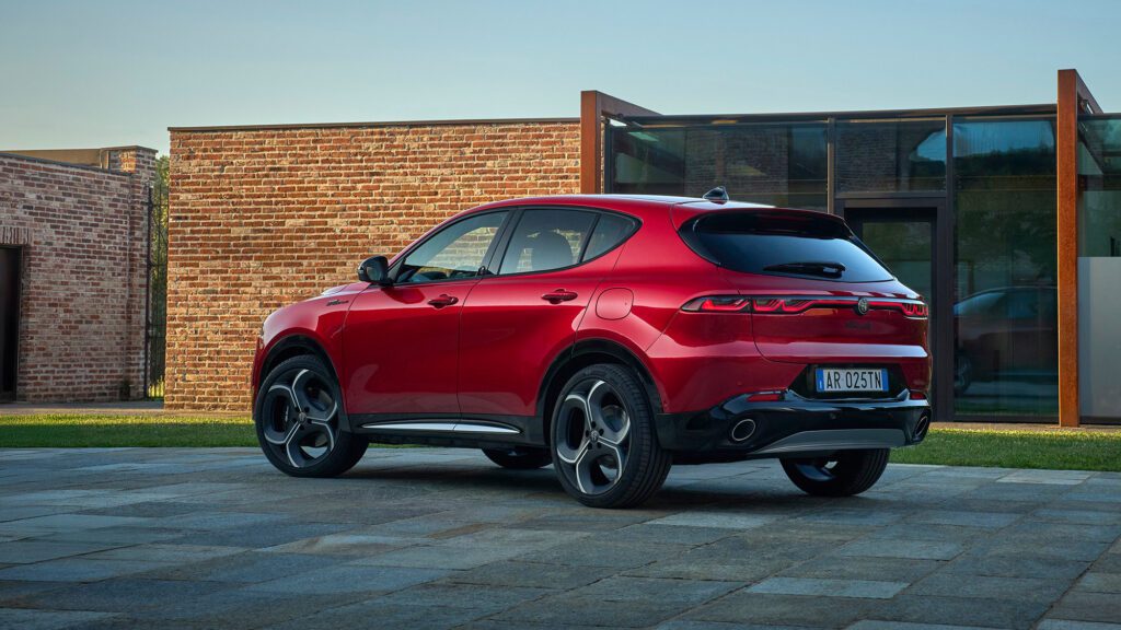 Alfa Romeo Tonale facelift crossover (2025)