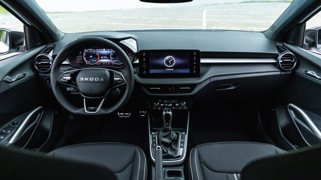 Skoda Fabia 130 is geen RS maar wel een sportief verjaardagscadeau (2025)