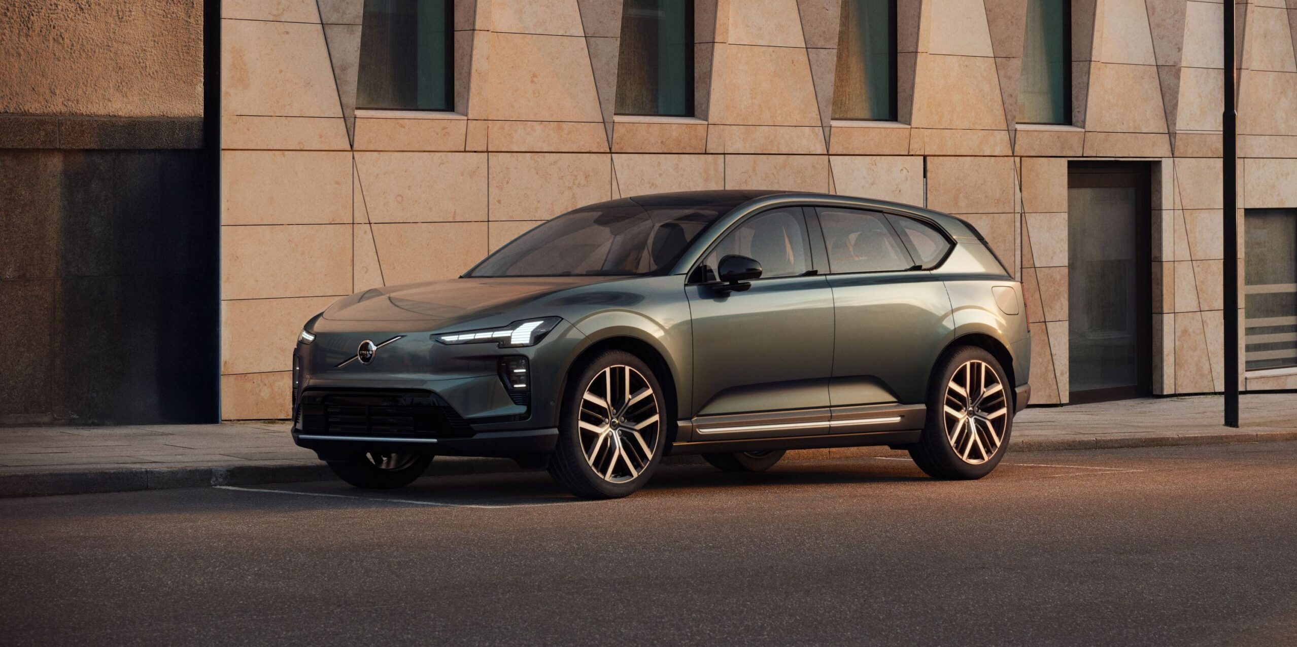 Volvo EX60 is een succes: productie wordt nu al opgeschroefd