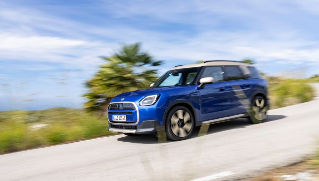 Elektrische Mini Countryman komt voortaan 501 km ver op één lading