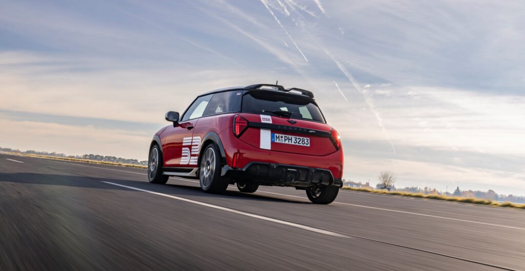 Mini Cooper S krijgt Monte Carlo eerbetoon met Mini 1965 Victory Edition