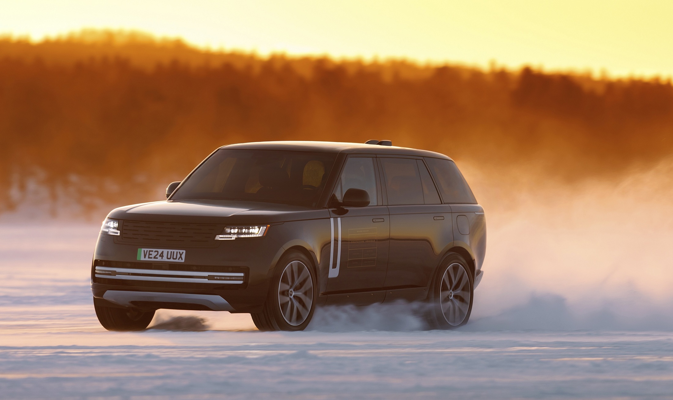 Land Rover komt nog dit jaar met 2 elektrische modellen