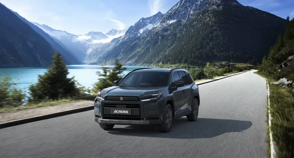 Nieuwe Suzuki Across laat zich zien: gebaseerd op nieuwe Toyota RAV4