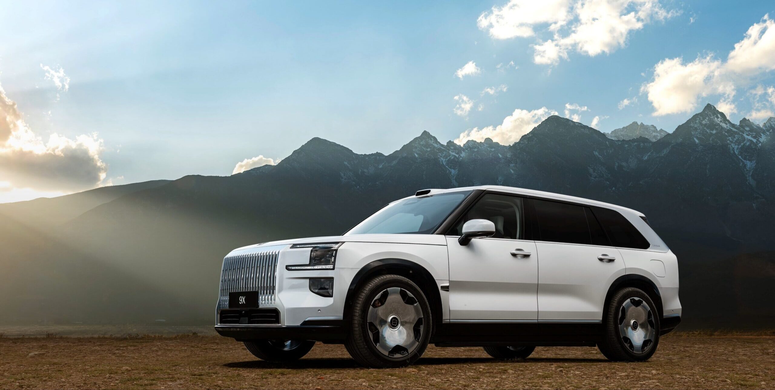 Zeekr brengt topmodel 9X naar Europa als PHEV met +250 km elektrisch rijbereik