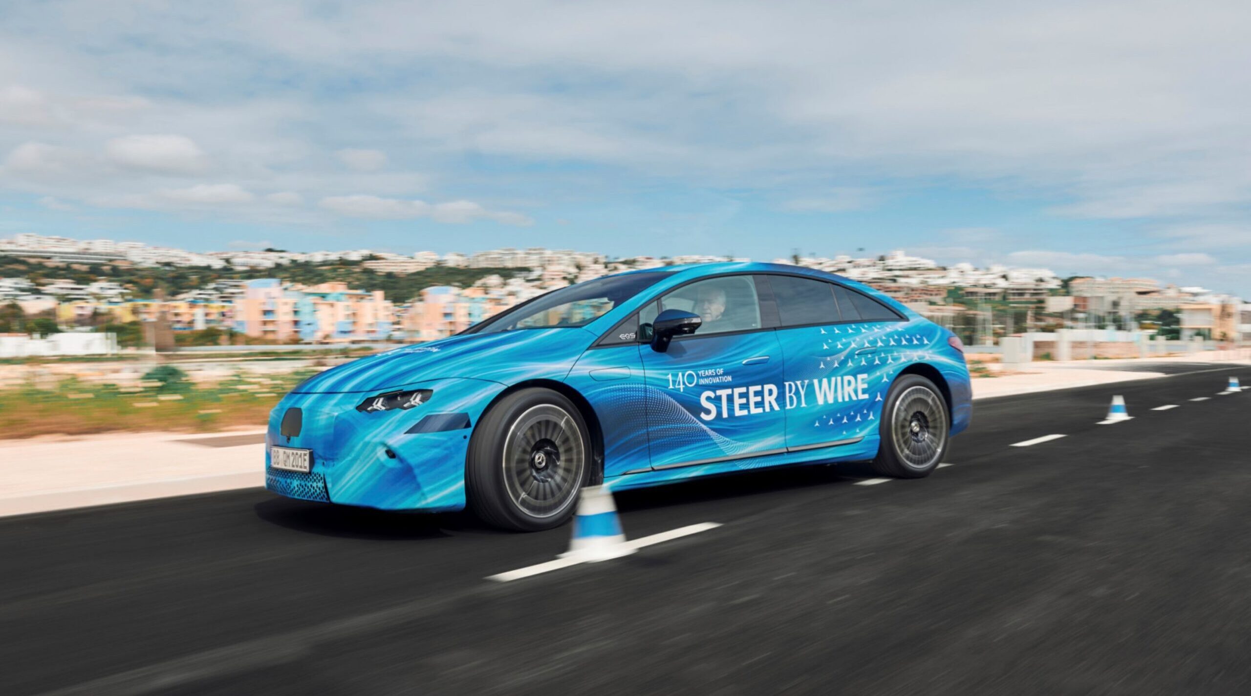 Mercedes brengt steer-by-wire naar de (nieuwe) EQS: sturen zoals in een vliegtuig