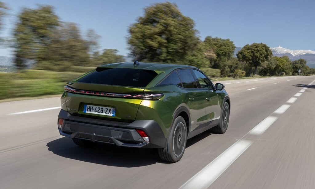 Test Peugeot E-408 58 kWh: interessante EV-keuze zorgt voor extra rijplezier, maar komt met beperking