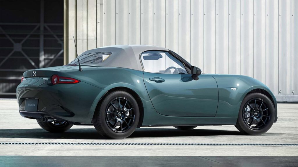 Mazda MX-5 update Zinc Green roadster (MY27)