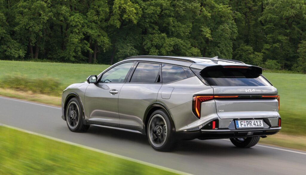 Test Kia K4 Sportswagon 1.6 T-GDi 150 GT-Line: ruim plaats voor K3 en de manager